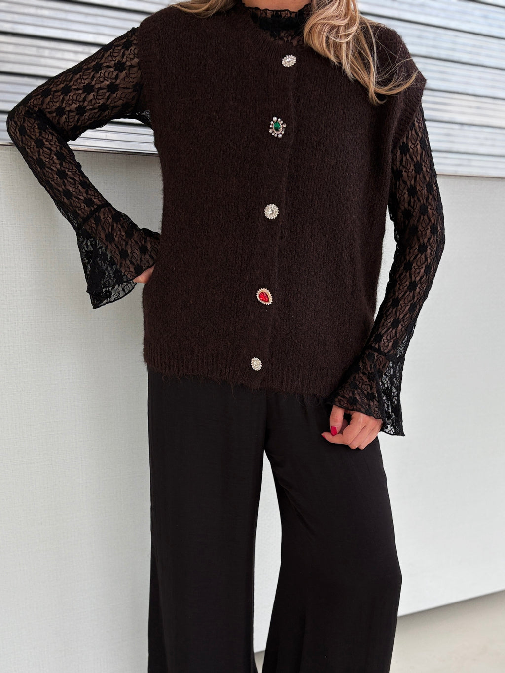 SANNE GILET BROWN